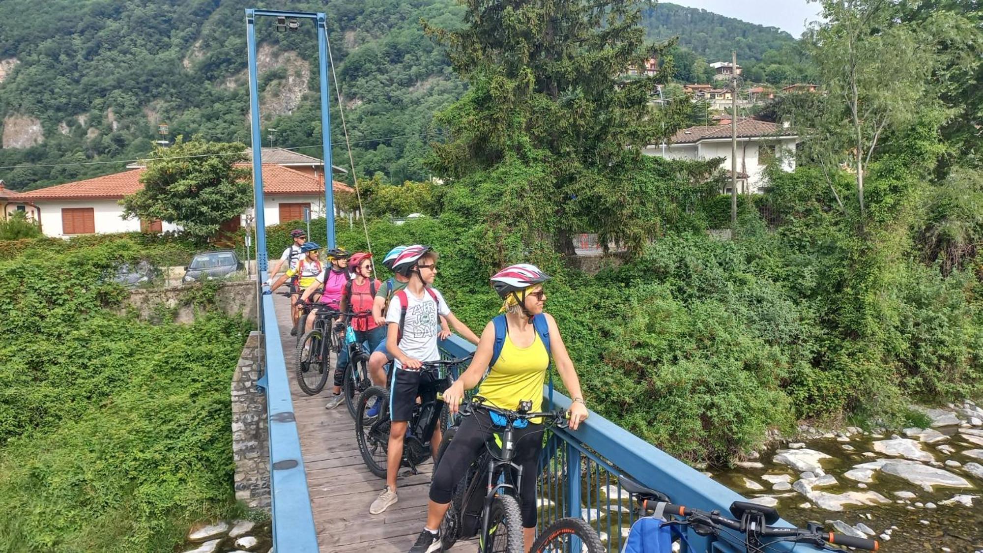 B&Bike Como Lake Castelmarte Bagian luar foto